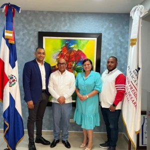 Presidente de la CPADB recibe visita de alcalde SPM