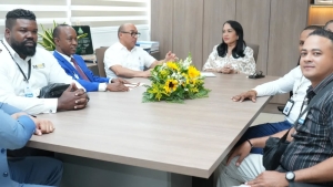 Presidente de la CPADB realiza visita a directora de Idecoop