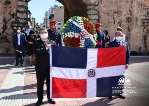 CPADB depósito ofrenda floral en el Altar de la Patria