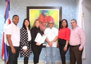 Presidente de la CPADB recibe visita gobernadora