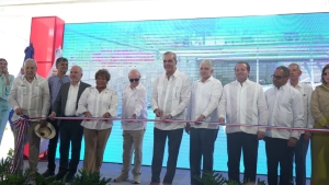 Presidente Abinader inaugura paso a desnivel