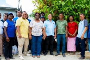 &iexcl;El gobierno contigo, trabajando de la mano con la comunidad!