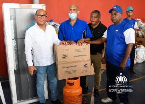 Presidente de la CPADB entregó enseres del hogar en Los Praditos