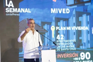 Rolfi Rojas acompaña al  Presidente Abinader a recorrido