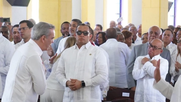 Rolfi Rojas acompaña al Presidente  Luis Abinader a misa en San Cristóbal