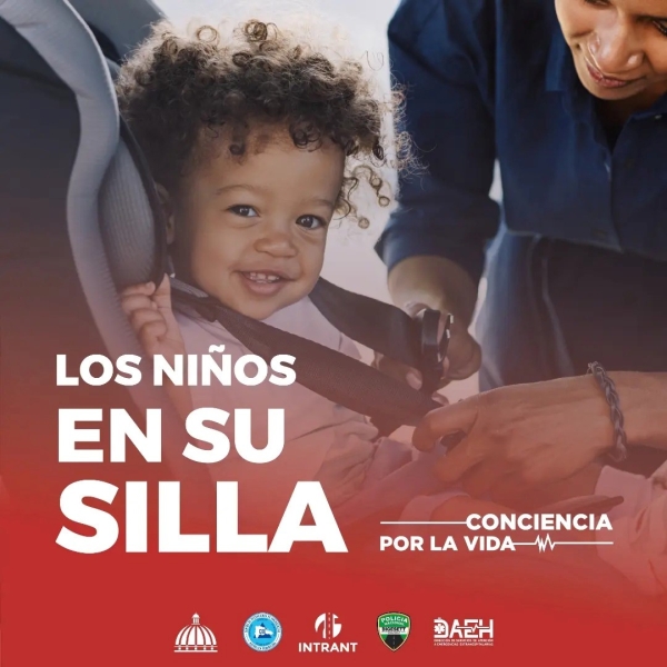 Los niños en su silla