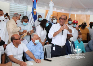 Presidente de la CPADB y Ministro de Obras Publicas entregan parque Los Bomberitos