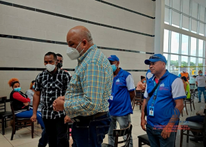 CPADB y Ministro de Educación de realizan supervisan centros de vacunación