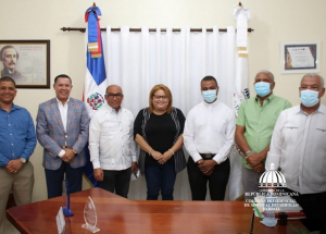 El presidente de la CPADB he  recibido en la gobernación de Azua