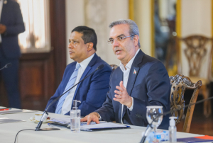 Presidente Abinader impulsa mipymes industriales para que tengan prioridad en procesos de compra de 18 instituciones del estado