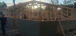 Proceso de construcción de vivienda a familia de Dajabon