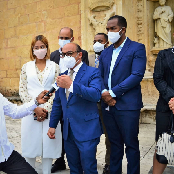 Presidente de la CPADB  asiste misa en la catedral