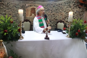 &quot;Obispo del Pueblo&quot; Rogelio Cruz celebra eucaristía por aniversario 27 de la CPADB en Las Maras, La Vega