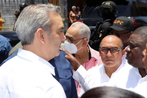 Rolfi Rojas acompaña al presidente Abinader en recorrido