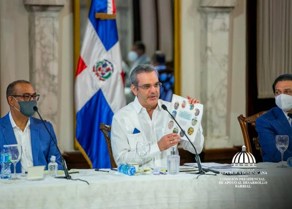 Presidente Abinader recibe a 290 representantes Juntas Vecinos de Monseñor Nouel