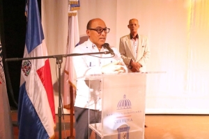 Presidente de la CPADB recibe  reconocimiento de artesanos